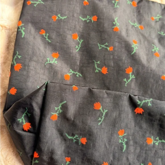 BAGGU Black Shoulder Bag with Orange Floral Print - Picture 3 of 4